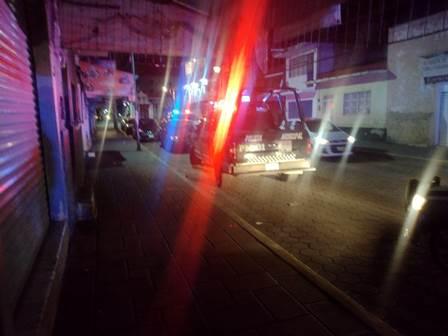 Sujetos perforan boquete para robar negocio de celulares en Chiautempan