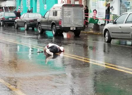 Ex militar frustra asalto y mata a dos delincuentes en Apizaco