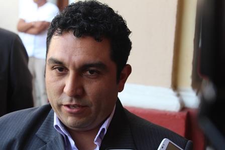 Alcalde de Calpulalpan desmiente que se haya estacionado en lugar prohibido