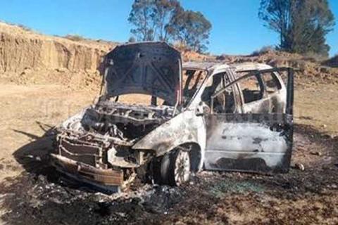 Queman camioneta de hampones en Hueyotlipan