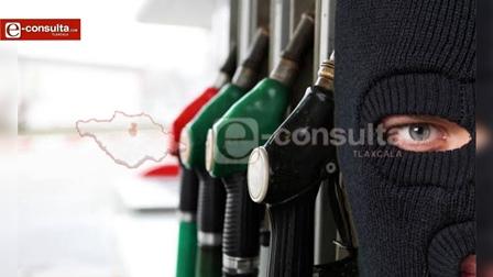 Hampones armados asaltan a despachadores de gasolinera en Calpulalpan