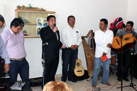 Mantiene Alcalde de Calpulalpan estrecha relación con docentes imagen 1