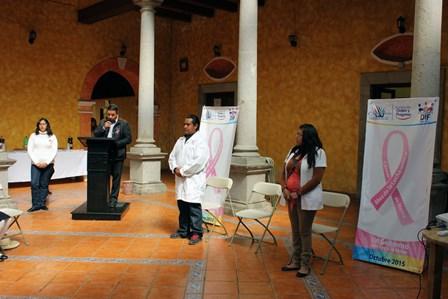 Realizan Feria Informativa por lucha Contra el Cáncer de Mama imagen 1