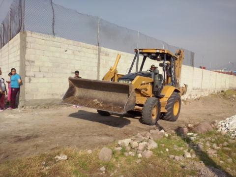 Dan banderazo de inicio a construcción de cancha de frontón imagen 3