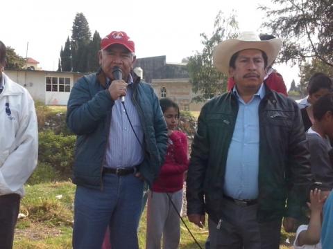 Dan banderazo de inicio a construcción de cancha de frontón imagen 4