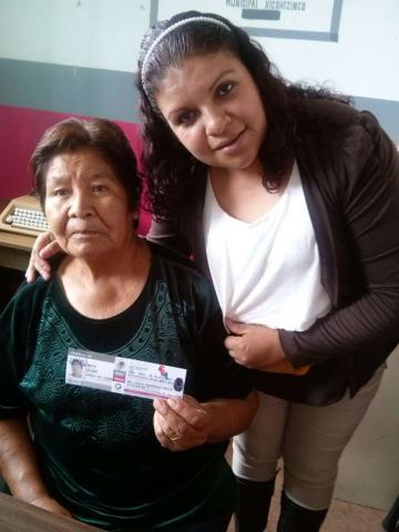 Adultos mayores son apoyados a tramitar su credencial del INAPAM imagen 1