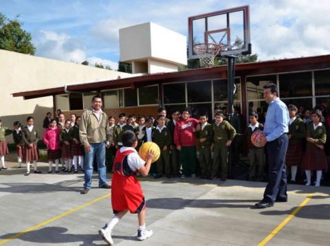 Reconoce Escobar Jardínez trabajo de las instituciones educativas públicas imagen 2