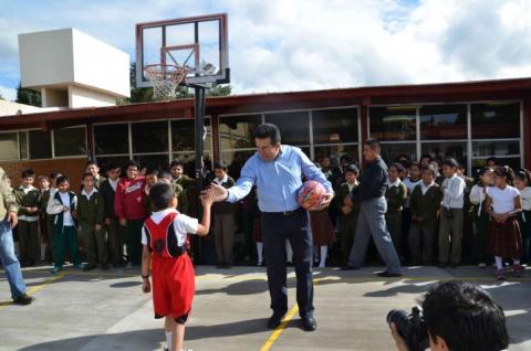 Reconoce Escobar Jardínez trabajo de las instituciones educativas públicas imagen 1