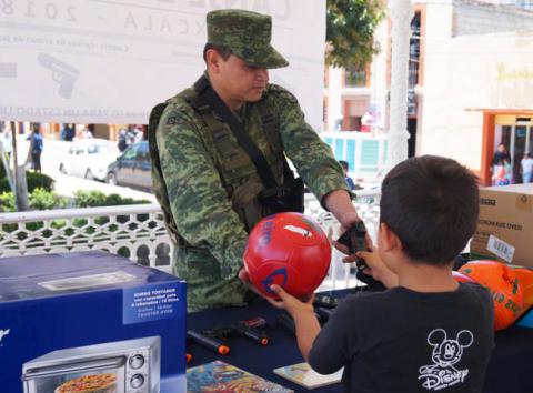 Alcalde invita a canjear armas para prevenir violencia y preservar la integridad imagen 3
