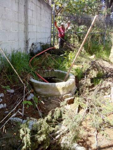 Atiende Capam fugas de drenaje y agua en calles de Loma Bonita imagen 2