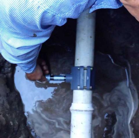 Trabajan brigadas de CAPAMH en la reparación de fugas de agua en el Centro de la Ciudad imagen 7