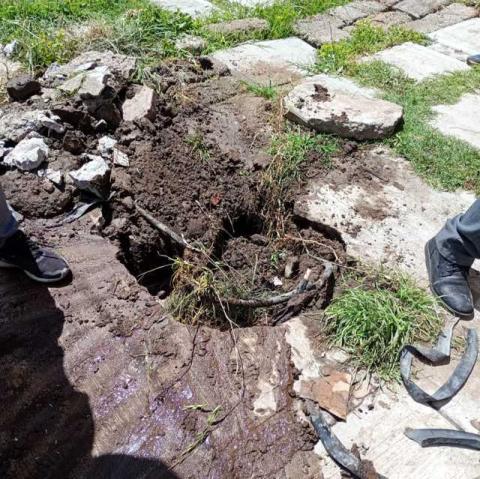 Trabajan brigadas de CAPAMH en la reparación de fugas de agua en el Centro de la Ciudad imagen 1