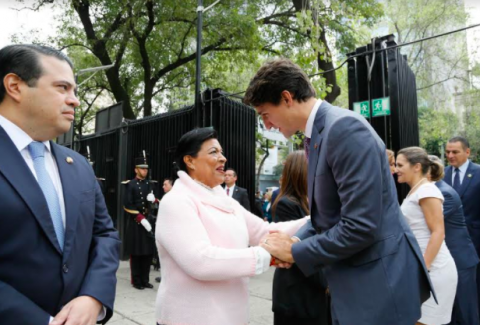 Integra Martha Palafox comitiva de recepción de ministro canadiense