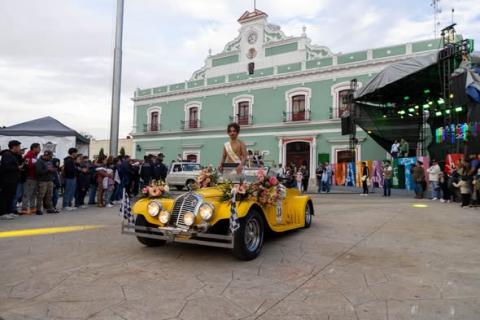 Tradición, pasión y adrenalina recorren las calles de Huamantla con el desfile de carcachas imagen 1