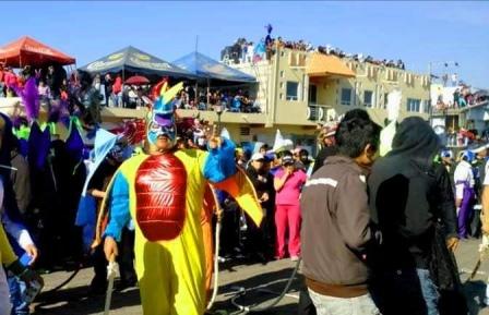 Detona hombre arma de fuego en carnaval de Tenancingo