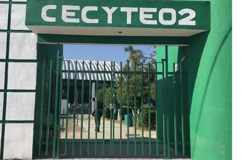 Hampones detonan armas de fuego en el Cecyte 02 de Xicohtzinco y se roban una camioneta