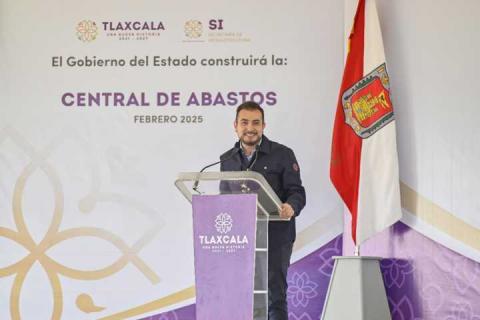 Colocan Salvador Santos y Lorena Cuéllar primera piedra de la central de abastos de Huamantla imagen 6
