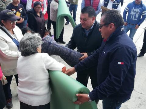 Entrega Protección Civil insumos por temporada invernal imagen 1