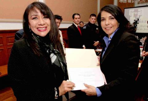 Capacita magistrada Elsa Cordero a más de mil 700 personas