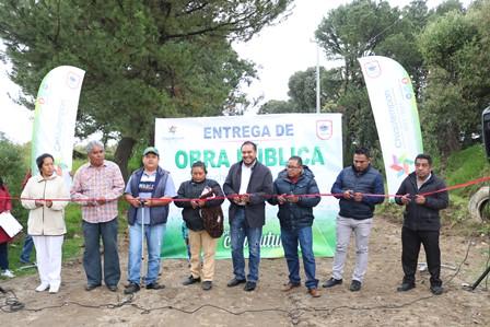 Alcalde de Chiautempan entrega obra de drenaje en Cuahuixmatlac imagen 1