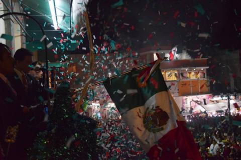 Encabeza AMR el Grito de Independencia en Chiautempan