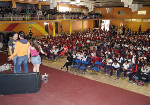 Concientizan a adolescentes sobre problemas de bullying imagen 1