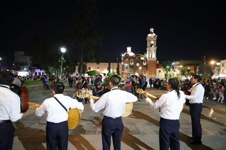 Un éxito total la quinta edición de Viernes de Rosas en Chiautempan