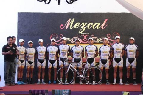 Surge el HINO 400 Voces, equipo de ciclismo