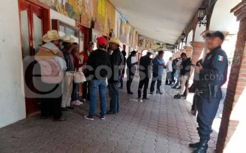 Pobladores exigen destitución de alcalde de Hueyotlipan