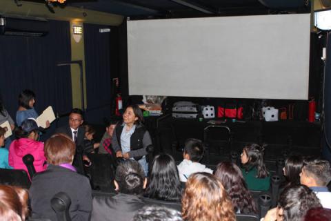 Ayuntamiento promueve en niños la educación financiera con cine móvil imagen 3