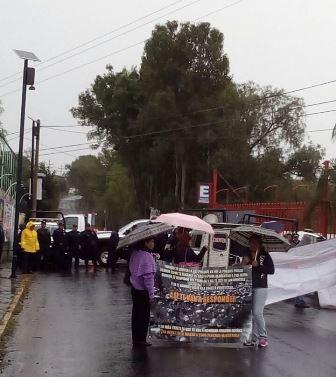 Cierran maestros accesos a Casa de Gobierno de Tlaxcala imagen 2