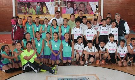Participan mil 200 estudiantes en juegos deportivos