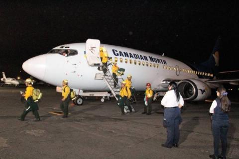 Regresan tlaxcaltecas combatientes de incendios enviados a Canadá imagen 3