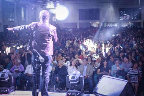 ¡Sergio Fachelli volvió!, cantó para cuatro mil mamás de Totolac imagen 2