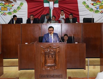 Emplaza diputado panista a ayuntamientos y estado a cumplir con acreditación policial