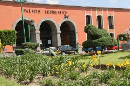 Cambian forma de pago a trabajadores del Congreso