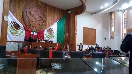 Evidencian “cambalache” con aprobación de cuentas de Calpulalpan y Nativitas