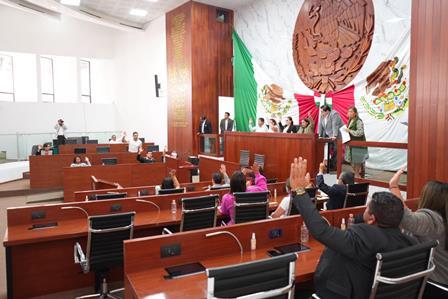 Aprueban distribución de excedentes del primer trimestre a los tres Poderes