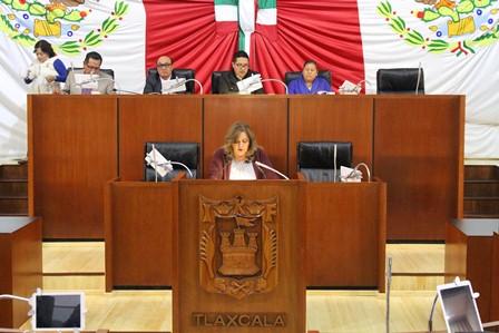 Aceptan que Mena rinda protesta en Centro de Convenciones