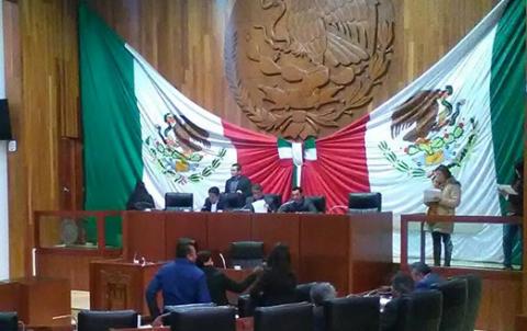 Extrañamente diputados locales no ratificaron a Bernal Salazar