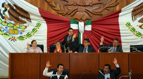 Diputados empatan 10 contra 10 en el caso Bernal Salazar