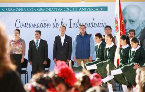 Con acto cívico conmemoran en Apizaco la Consumación de la Independencia imagen 1
