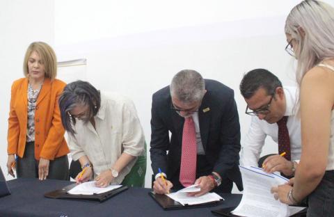 Firman convenio CEDH, SSC y Casa Restaura sion en apoyo de mujeres privadas de la libertad imagen 1