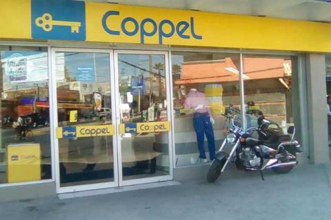 Hampones atracan Coppel en Apizaco