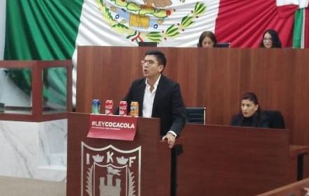 Diputado Covarrubias podría estar coludido con Coca – Cola