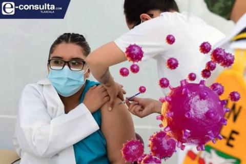 Inicia vacunación a personal de salud; temen chanchullo