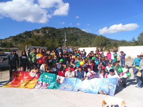 Los clubes Rotaract de Huamantla y Tlaxcala centro realizaron la entrega de juguetes imagen 3