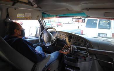 Regresa cubrebocas obligatorio para choferes del transporte por aumento de contagios