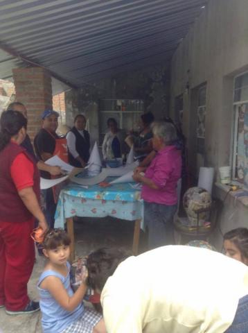 Movimiento Ciudadano realiza curso en Panotla de elaboración de piñatas imagen 2