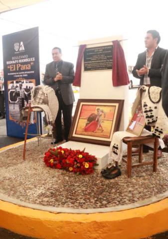 Inaugura alcalde boulevar en honor a ‘’El brujo de Apizaco’’ imagen 2